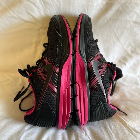 🌺Nike Sneakers in excellent used condition, Size 11 - Picture 7 of 11